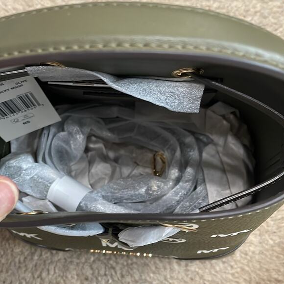 Michael Kors Small Leather Bucket Bag Olive Green New Retails $348 - Picture 4 of 5